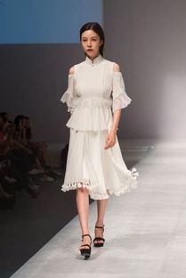 青年服裝設計師宋寶萍作品首登母校秀場 廣受好評